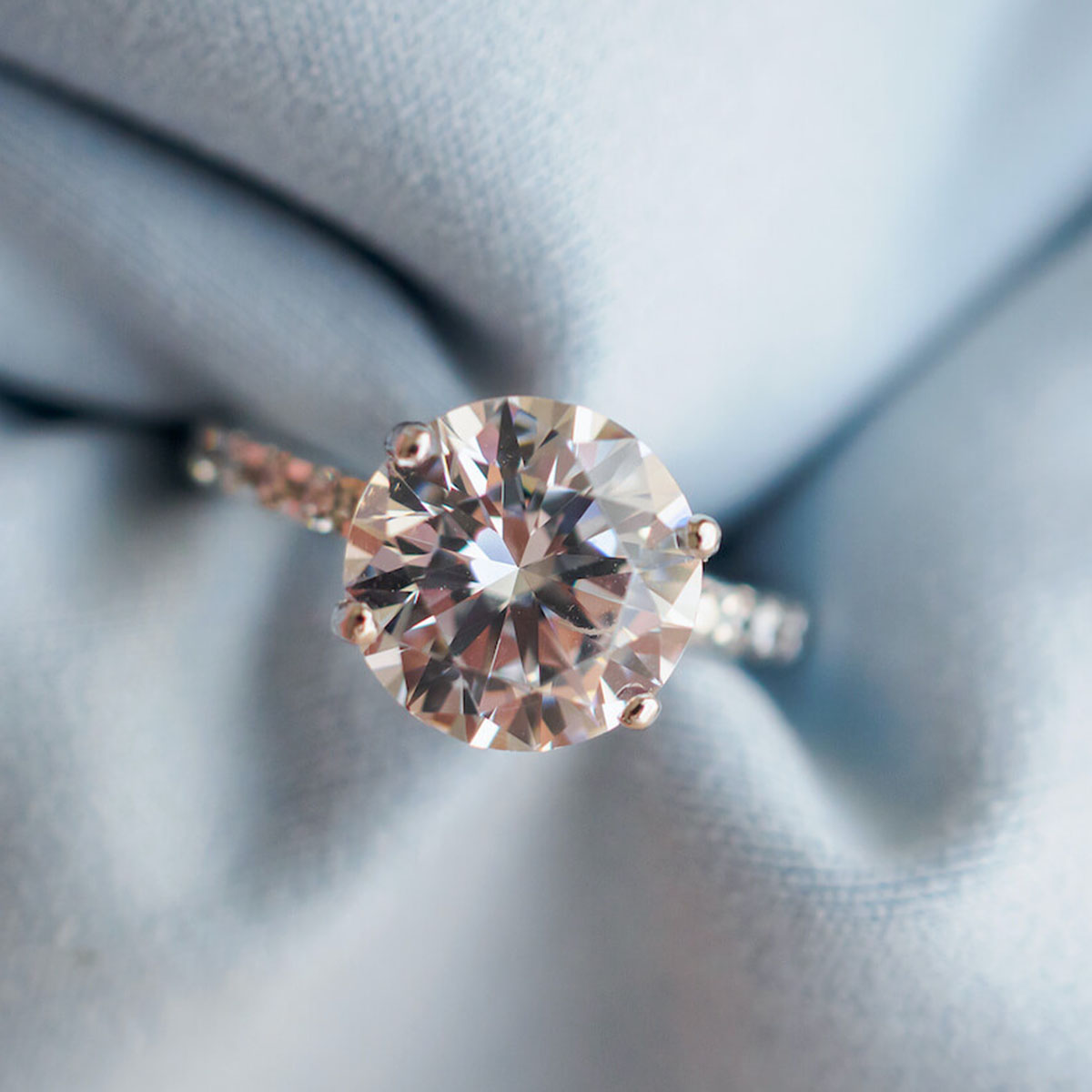 Where to Find the Perfect Bespoke Engagement Ring in London